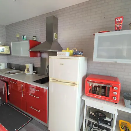 Bord De Avec Balcon Et Parking - Fr-1-652-28 * סן ז'אן דה מון