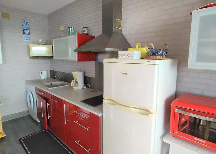 Bord De Avec Balcon Et Parking - Fr-1-652-28 *