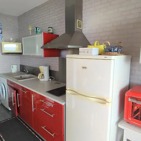 Bord De Avec Balcon Et Parking - Fr-1-652-28 *