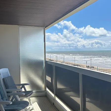 Bord De Avec Balcon Et Parking - Fr-1-652-28