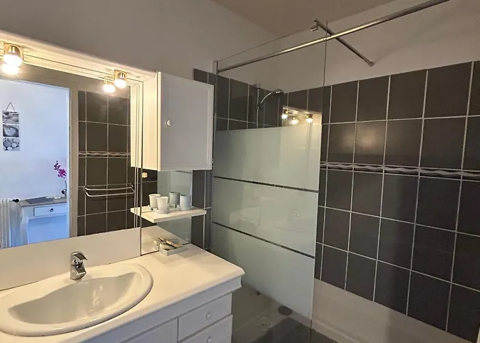 Bord De Avec Balcon Et Parking - Fr-1-652-28 아파트 생장드몽